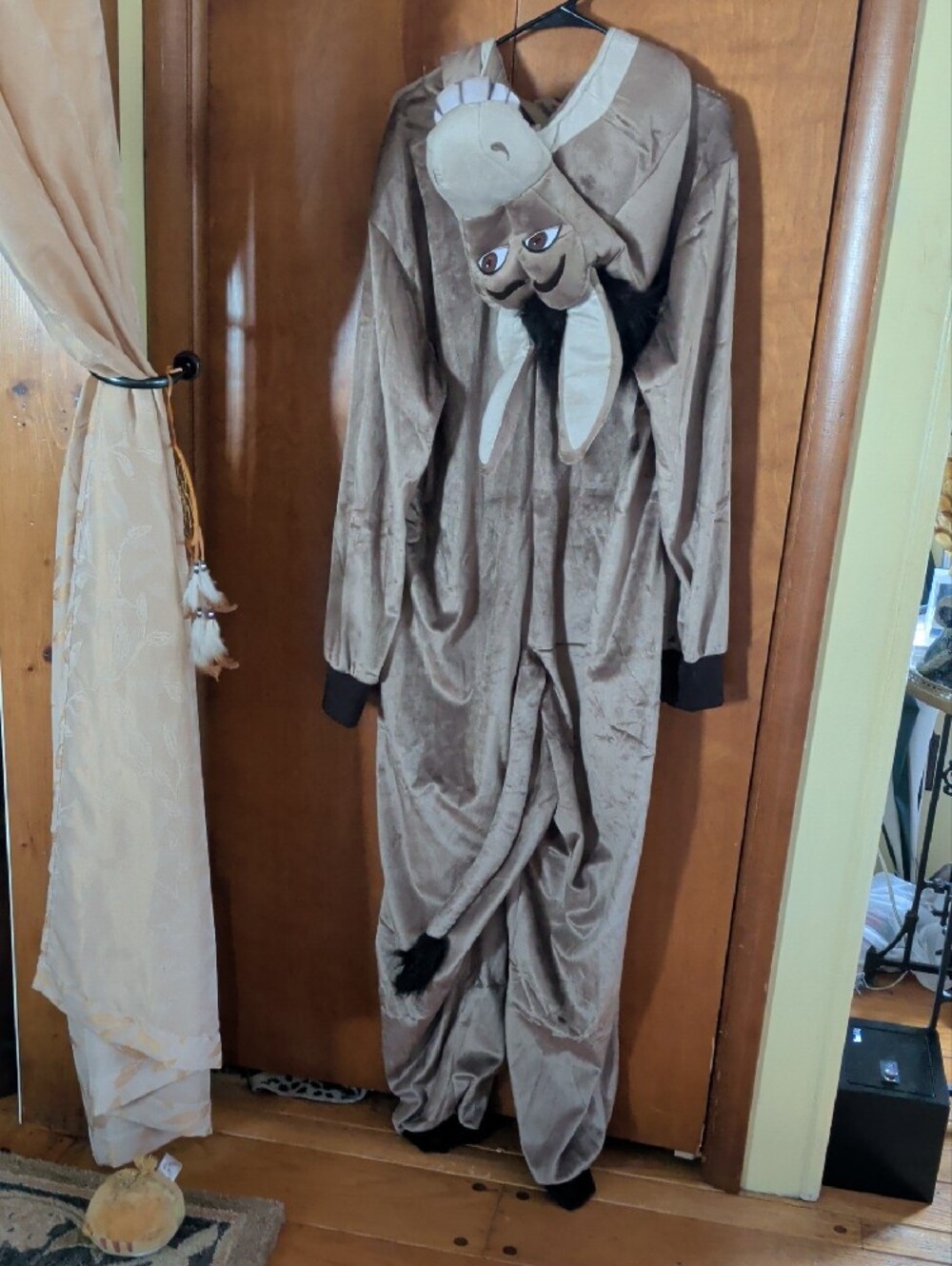 LNC Adult Donkey Jumpsuit Costume -Shrek Size Large/XL - Picture 5 of 8